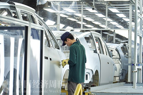 理想汽車“超級(jí)大腦” 驅(qū)動(dòng)智能工廠革命，引領(lǐng)小車銷售新未來